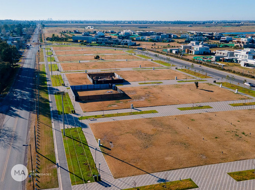 Terreno Uso Comercial 900 M² Frente A Barrios Vida - Av Illia Y Ñandubay - Funes | Venta
