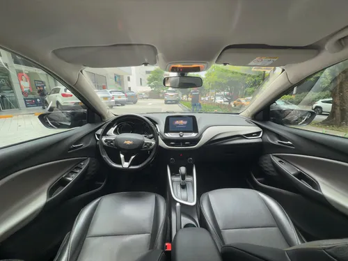 Chevrolet Onix 1.0T Premier Hatch At