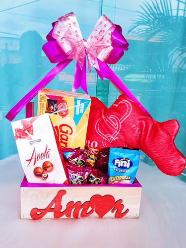 Imagem 4 de 6 de Cesta Chocolates Com Urso De Coração Namorada Mãe Madrinha