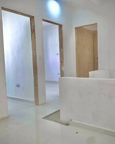 Townhouse En Obra Blanca En Venta Con Planta Eléctrica 100% En Colinas De Guataparo.