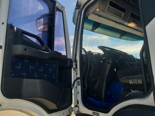 Imagem 9 de 13 de Iveco Stralis 410 6x2 2011 Motor Novo Completo