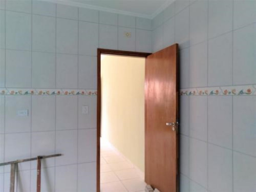 Imagem 15 de 16 de Casa No Bairro Belas Artes, Em Itanhaém, Litoral Sul De São Paulo, Localizada No Lado Praia. Imóvel Com 155 M² De Terreno Sendo 88 M² De Área Construída. Possui Vaga Para 02 Automóveis.