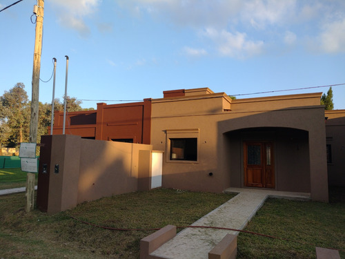Duggan - Casa A Estrenar 2 Dorm - Ubicacion