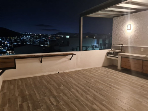 Imagen 12 de 30 de Se Vende Casa En Lomas De Juriquilla, 3 Niveles, Doble Altur