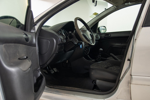 Peugeot 207 2009 1.9 Sedan Xs Taraborelli