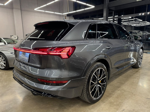 Audi E-tron Performace Aut. (Elétrico)