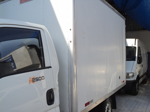 Kia Bongo 2.5 Ano 2014 + Bau + Km 110.000