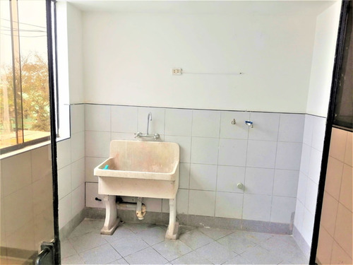 Imagen 24 de 30 de Remato!... Casa Con Dos Dptos, Magdalena Del Mar Área Residencial. Excelente Oportunidad....