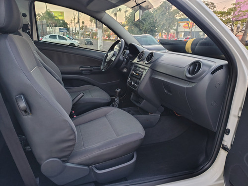 Volkswagen Saveiro 1.6 Cab. Simples Total Flex 2p