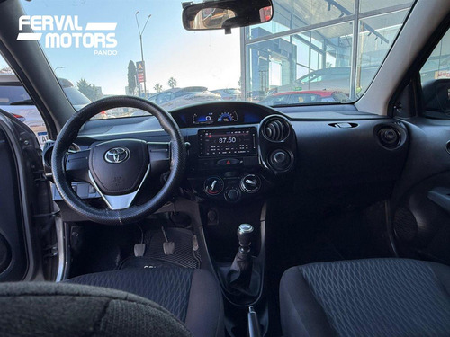 Toyota Etios X b sedan
