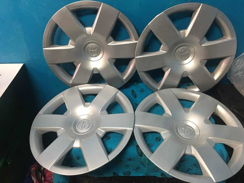 4 Tapones De Toyota Hiace Originales Usados