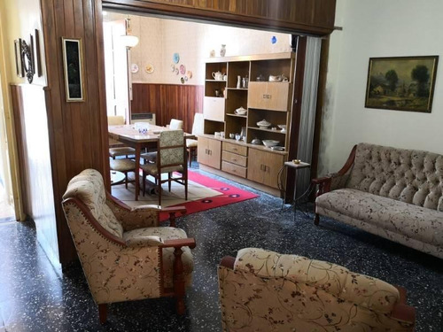 Imagen 7 de 30 de Casa De 3 Dormitorios Mas Comodin, Excelente Ubicacion