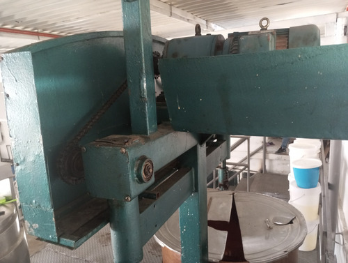 Grupo De Dos Marmitas De Cobre 150 Lts Cada Una A Gas (Usado)
