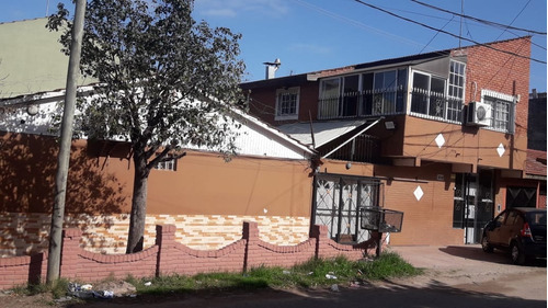 Venta Casa 4 Dormitorios Villa Celina Con Cochera