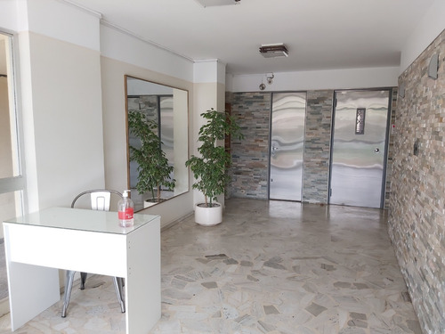 Imagen 14 de 17 de Apartamento Muy Luminoso. Vista Este Y Oeste. Muy Acogedor.gastos Bajos