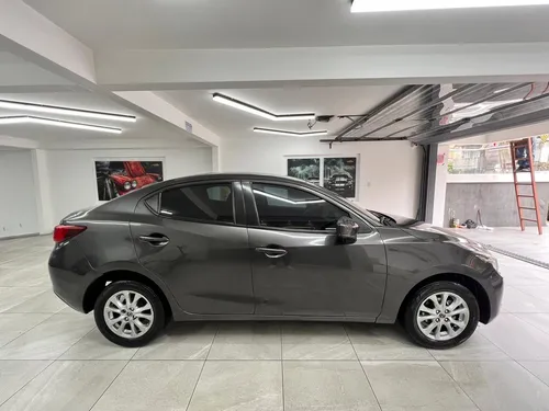 Mazda 2 Touring AT 2020
