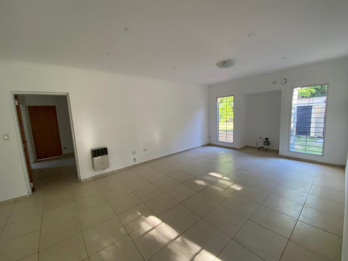 Imagen 9 de 27 de Venta Casa De 3 Dormitorios Con Pileta