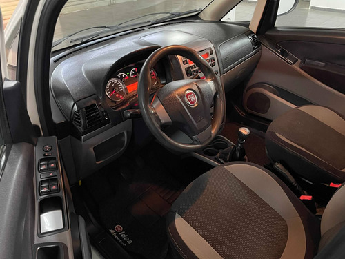 Imagem 9 de 10 de Fiat Idea 1.8 Mpi Sporting 16v Flex 4p Manual