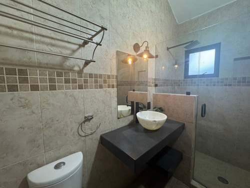 Casa En Venta De 1 Piso En Residencial La Virgen, Metepec, En Frente Del Parque Bicentenario