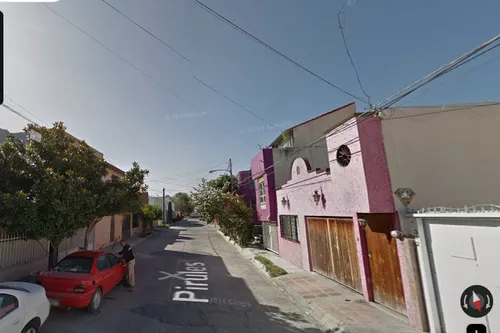 Casa Ubicada En Colonia Tecnológico San Luis Potosí. Con 4 Recamaras Y 206m2. Entre Av. Prolongación Muñoz Y Av. Hernán Cortes.