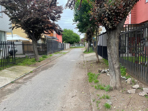 Casa En Venta De 4 Dorm. En Curicó