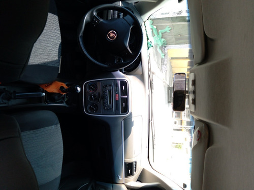 Fiat Punto Essence 1.6 16 2010-2011