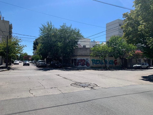 Imagen 2 de 4 de Lote En Esquina A La Venta.