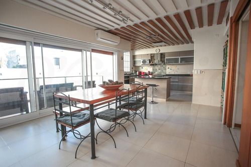Imagen 15 de 30 de Casa En 3 Niveles De 4 Dormitorios, Jardín, Patio, Pileta, Quincho Y Parrilla - Caballito