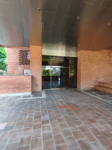 Imagen 2 de 10 de Oficina En Alquiler Torre Trébol En Lomas Del Este