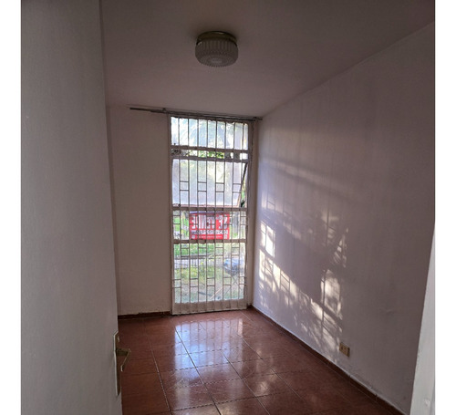 Villa Olímpica, Ñuñoa. Primer Piso + Patio = Tu Nuevo Hogar.