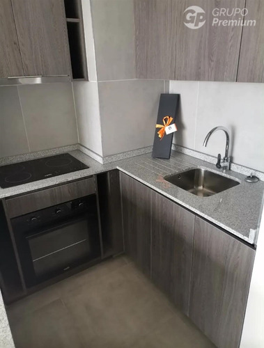 Departamento Seminuevo En Venta En La Comuna De Macul.