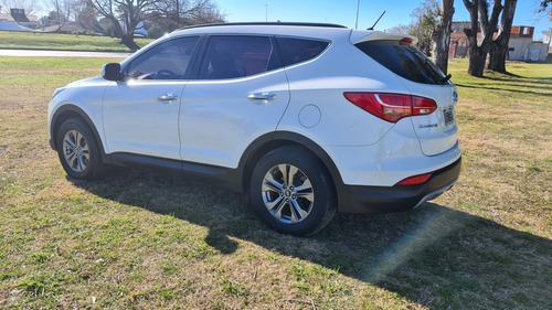Imagen 2 de 10 de Hyundai Santa Fe 2.4 Gls Premium 7as 6at 4wd 2013