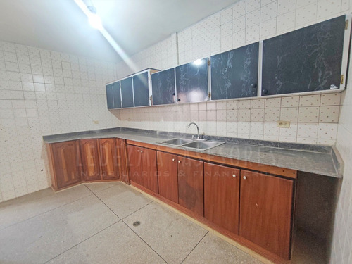 Imagen 14 de 18 de Ledezma Asesores Vende Edificación Comercial En Plena Avenida Paseo Orinoco, Ciudad Bolívar Venezuela