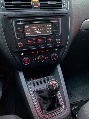 Volkswagen Vento 2.0 Advance I 110cv 2015