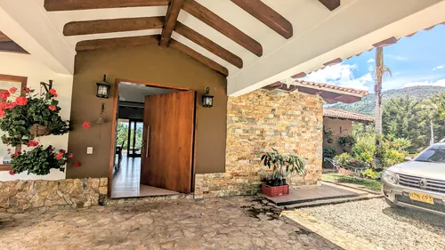 Finca Independiente Con Hermosa Casa En Pontezuela Rionegro