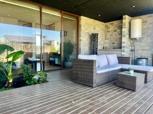 Espectacular Casa Autosustentable En Condominio Exclusivo