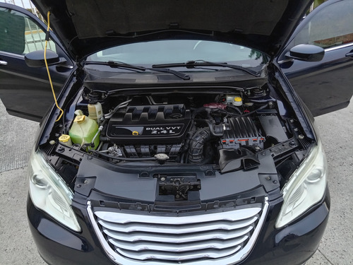 Chrysler 200