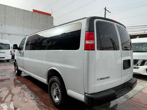 Chevrolet Express 6.0 Ls C 15 Pas At