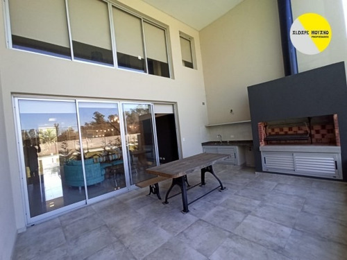 Imagen 11 de 25 de Casa Tipo Duplex, Cuatro Ambientes Con Piscina A Estrenar. (barrio La Celia)