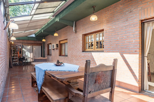 Casa 4 Ambientes Con Enorme Jardín En San Martín