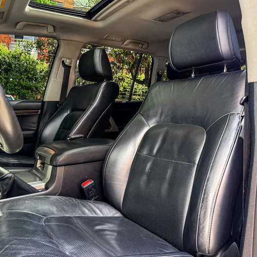 Toyota Land Cruiser LC200 4.5 VX