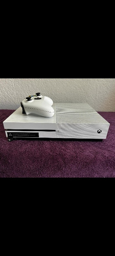 Xbox One S 500gb Semi Nuevo.