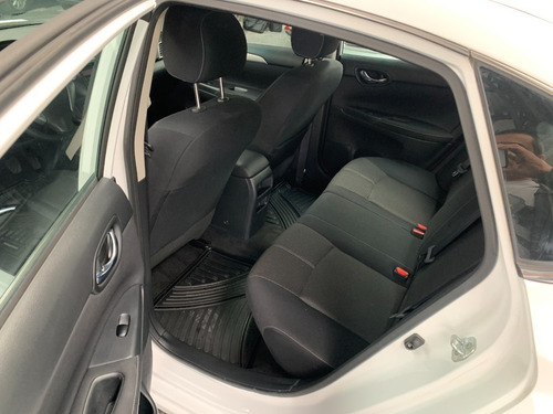Nissan Sentra B 17 2018 Caja De 6ta Exlente Solo Km 7800