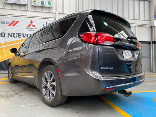 Chrysler Pacifica 2017