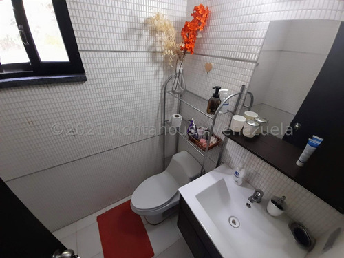 Townhouse En Venta Ubicado En Lomas Del Este Valencia Carabobo 23-30338, Eloisa Mejia