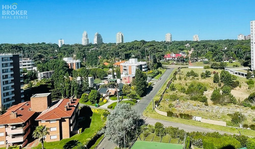Imagen 21 de 30 de Oportunidad En Venta. Edificio Fragata. Punta Del Este. Playa Mansa. Frente Al Mar. - Punta Del Este Mansa