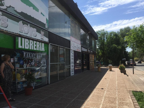 Imagen 1 de 6 de Local Alquiler Av. Bedereau