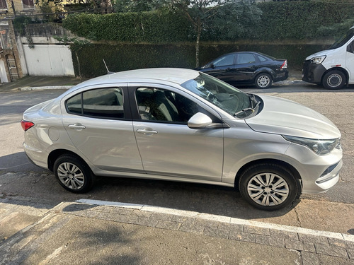 Fiat Cronos 1.0 Drive Flex 4p