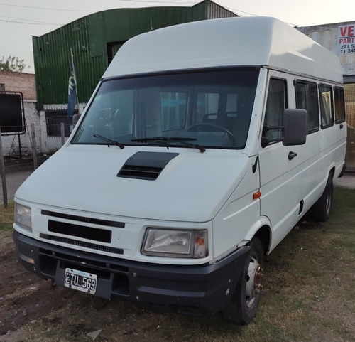 Iveco Daily 35.10 Furgón Vidriado Con Asientos
