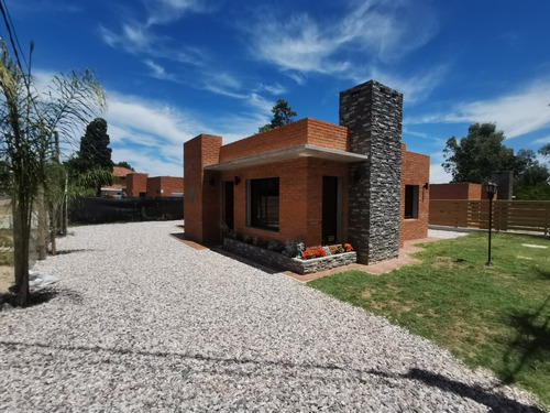 Casa A Estrenar En Barrio Country De Piriápolis - Ref. 4819